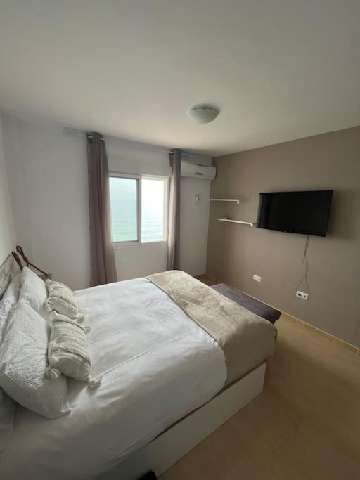 Apartamento A Pie De Playa Con Vistas Al Mar. Sorvilan Luaran gambar