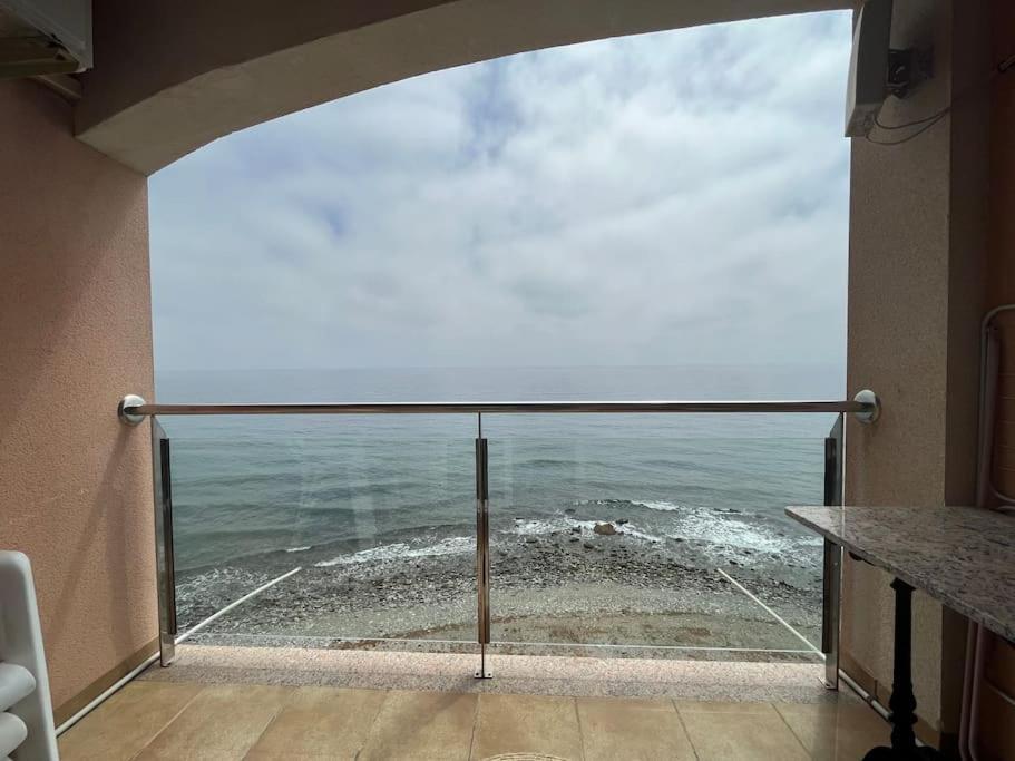Apartamento A Pie De Playa Con Vistas Al Mar. Sorvilan Luaran gambar
